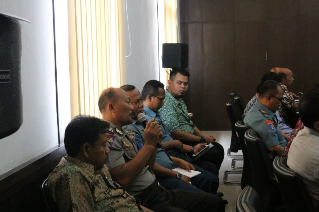 Diskusi pada kegiatan forum koordinasi penanganan tindak pidana perikanan di Provinsi Jawa Timur